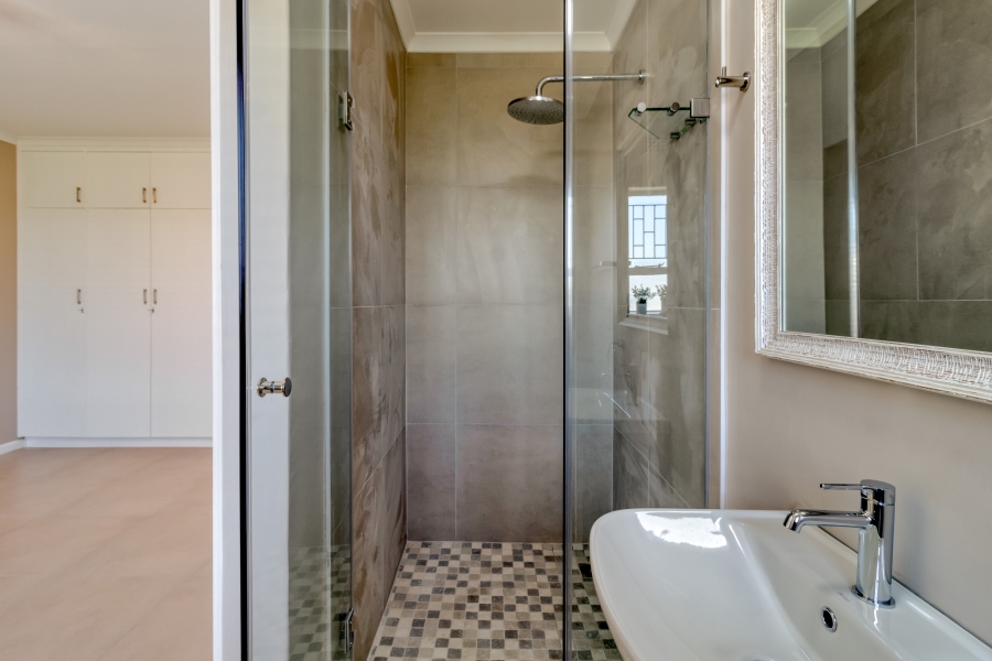 To Let 2 Bedroom Property for Rent in Lionviham Western Cape